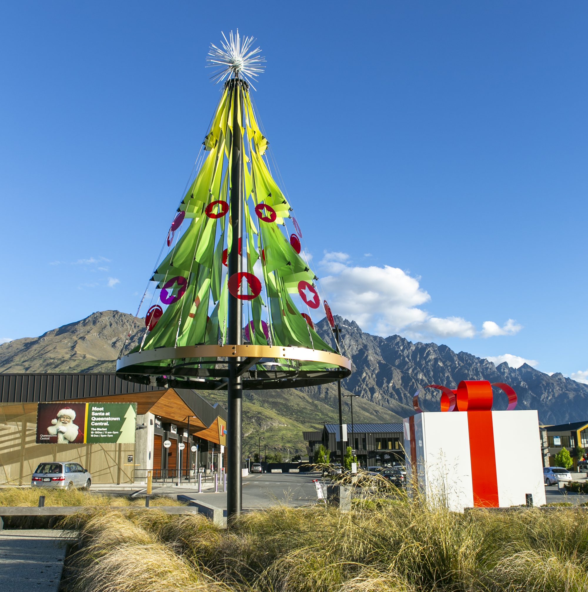 Queenstown Central Christmas Tree returns. Queenstown Central