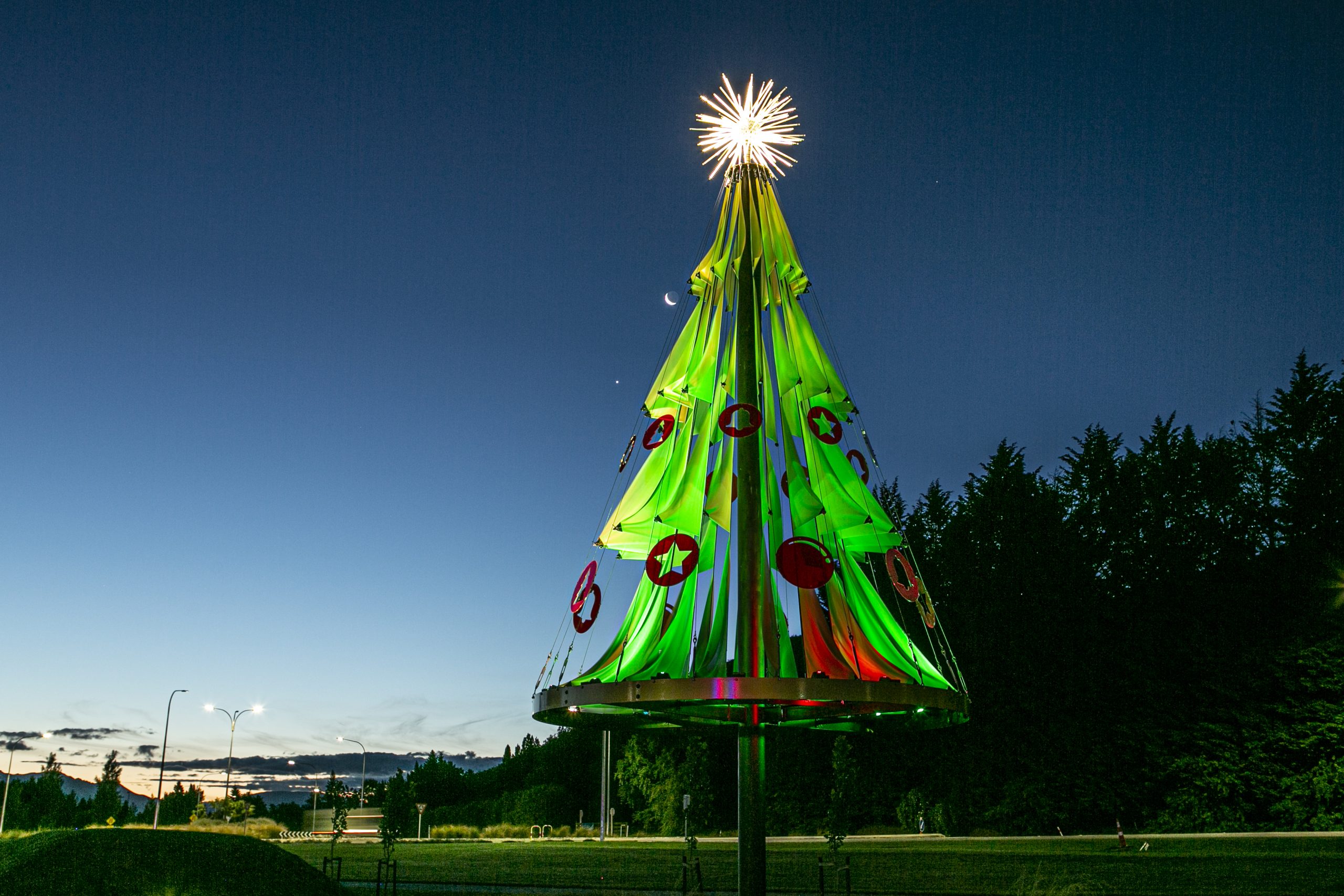 Queenstown Central Christmas Tree returns. Queenstown Central